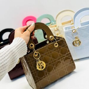 کیف آویزدار کیف مدرن کیف شیک کیف با کیفیت کیف روزمره کیف فانتزی کیف مناسب مهمانی کیف زیبا و جذاب کیف آسان حمل